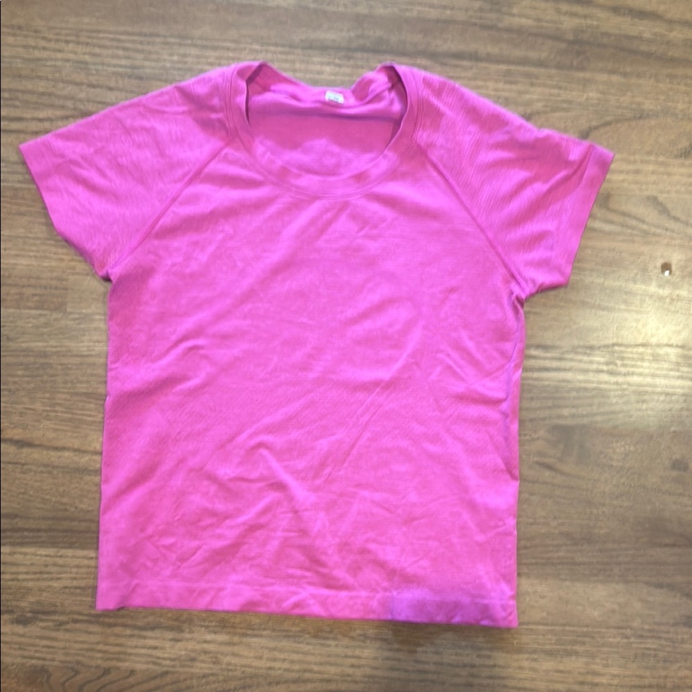 Pinl Lululemon Swiftly Tech shirt, sz 8 good condition